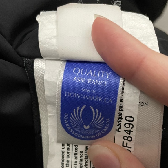 Women’s Canada Goose Montebello Parka - Picture 11 of 12